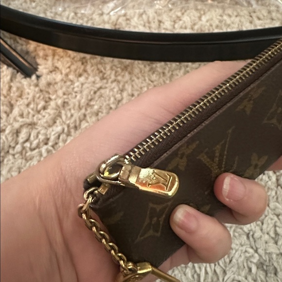 Louis Vuitton Black and Gold Monogram Cles - Picture 8 of 8